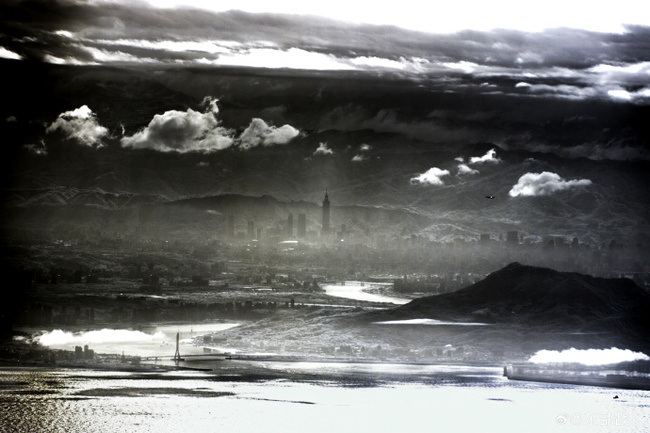 分析共軍俯瞰101照「長焦距呼嚨人」　軍事粉專：拍到月球坑洞也上不去 | 華視新聞