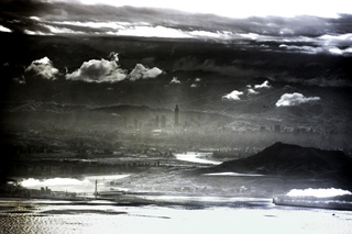 分析共軍俯瞰101照「長焦距呼嚨人」　軍事粉專：拍到月球坑洞也上不去