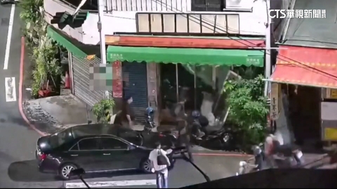 【台語新聞】彰警掃毒「拆門破窗」抄毒分裝場　溪湖圍捕詐騙車手