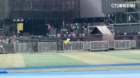 盧廣仲.蕭敬騰.告五人台中跨年　粉絲冷風排隊睹風采