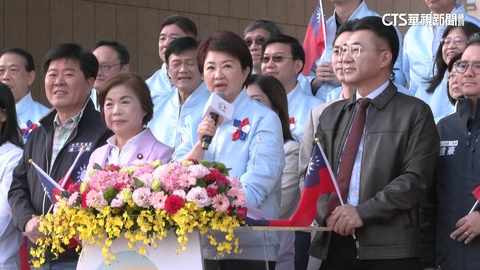 狂開「打鼓哽」、「拚一胎」　盧秀燕元旦升旗自嘲炒氣氛