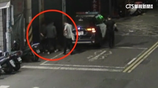 恐怖鄰居闖屋躲衣櫃　趁女洗澡紗布摀口鼻偷襲