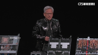 黃仁勳CES秀！　Vera　Rubin量產.發表自駕AI模型