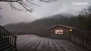 冷氣團發威！　太平山地面結霜.民眾湧烏來泡湯暖身