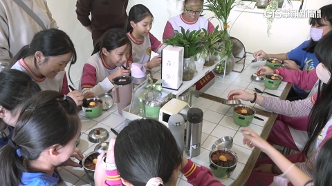 【台語新聞】體驗「漆食文化」　小學生自備漆藝電鍋吃午餐