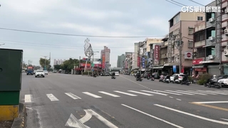 高雄Y字型路口紅綠燈不同步　行人地獄？交通局：將調整