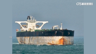 美軍扣押委國影子油輪　傳俄國派軍艦護航