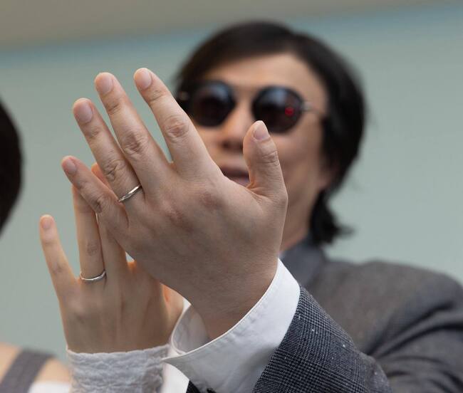 「今天沒有要跟你開玩笑」　蕭煌奇宣布結婚：請大家為我們祝福 | 華視新聞