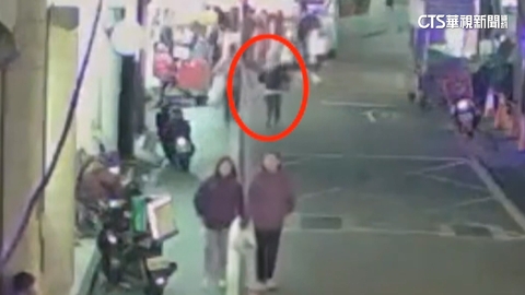 【台語新聞】男子超商行竊2悠遊卡+8包裹　警民合作逮人