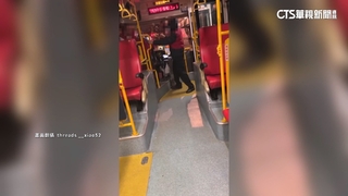 整路碎念到站不下車！　司機乘客駕駛座大打出手