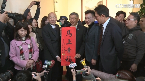 為人工生殖法奔走！　柯文哲立院拜會韓國瑜盼藍營幫忙