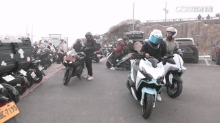 太陽露臉　合歡山武嶺遊客追雪樂　嘉明湖山屋如仙境