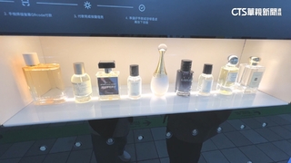 捷運販賣機出奇招！鑽戒.手搖飲.香水什麼都能賣