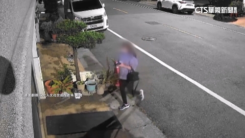 陌生女深夜狂按門鈴20分鐘　整條巷子「住戶全嚇醒」