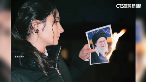 伊朗示威遍地開花　網瘋傳「女子燒哈米尼肖像」