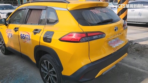 小黃停停車場遭砸！車窗.車牌全毀　鑑識到場採證