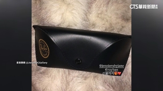 Jennie金唱片4度上台領獎　暖送50舞者品牌墨鏡