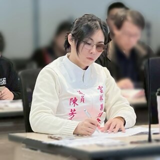 車禍後戴單眼墨鏡！沒跟民眾打招呼遭批傲慢　議員曝原因