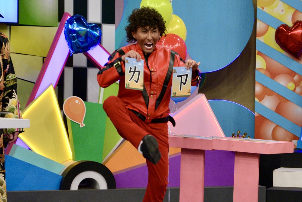 潘若迪展現舞技時，鞋子竟然當場飛出去