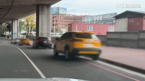 為躲高鐵站周邊科技執法　高架橋下成另類Uber排班點