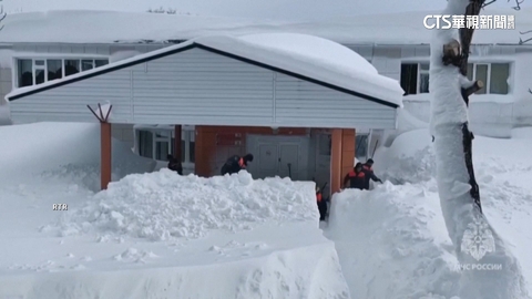 俄堪察加大雪積雪逾4公尺　居民受困無法出行