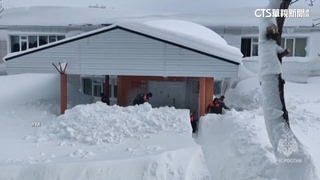 俄堪察加大雪積雪逾4公尺　居民受困無法出行
