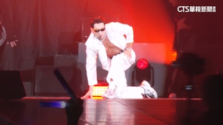 隔20年二度攻蛋！韓流天王Rain把跑步機搬上舞台