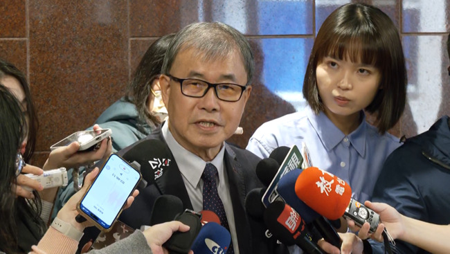 中配喊「寫繁體字好煩」盼統一 　鄭英耀：提供過渡性的輔導 | 華視新聞