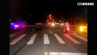 疑對向轎車跨雙黃線逆向　男大生為閃避自摔身亡