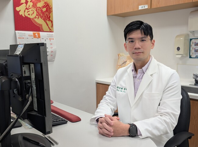 「感冒臉腫痛、鼻腔腐敗味」竟是慢性鼻竇炎！　醫師曝嚴重恐需手術治療 | 華視新聞