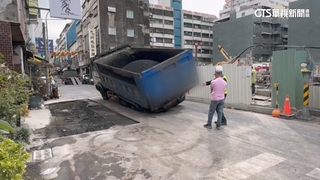 2年4塌！　台南五妃街「剛補好」又現坑洞　砂石車下沉