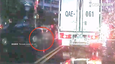 【台語新聞】雨天視線差?北市驚悚車禍 轉彎撞母子「二度輾童」