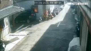 移工宿舍突竄火光　電動車起火燃燒僅剩骨架