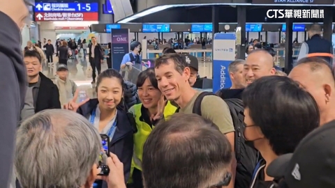 【台語新聞】91分鐘攻頂寫下傳奇! Alex返美曝「攀101最難處」