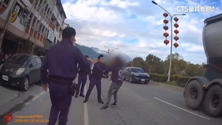 車被兒偷開母怒報警　男子遭警攔查持利器球棒對峙