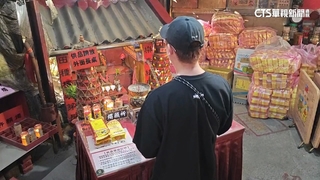 求財香火不斷！高雄迷你土地公廟「隱身榕樹」超夯