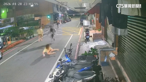 【台語新聞】蘆洲悚追殺! 「不甩保護令」家暴翁砍前妻.女兒3傷