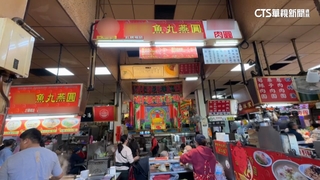 竹城隍廟「酬神」亮點！　攤販招牌升降　民讚：視線佳