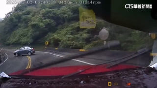 蘇花公路車突打滑險墜谷　駕駛「神反應」急迴轉！