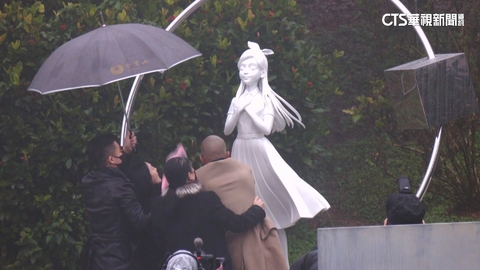 大S離世滿1年　金寶山舉行「紀念雕像揭幕儀式」