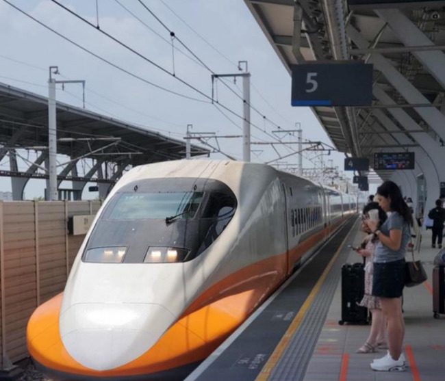 高鐵雲林站遭指「營運黑洞」 　許宇甄駁「數據失真」：真相是「供不應求」 | 華視新聞