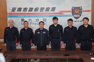台南隨機傷人案警員即時衝出制止　黃偉哲頒發獎金表揚英勇警