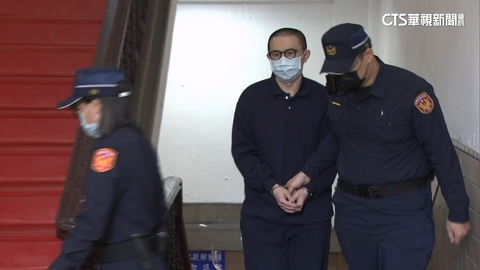 遭爆出庭看不雅片!郭哲敏再出庭 法警坐一旁緊盯