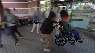 醫院門口搶人！　家屬推父狂奔　看護跪地哭喊救人