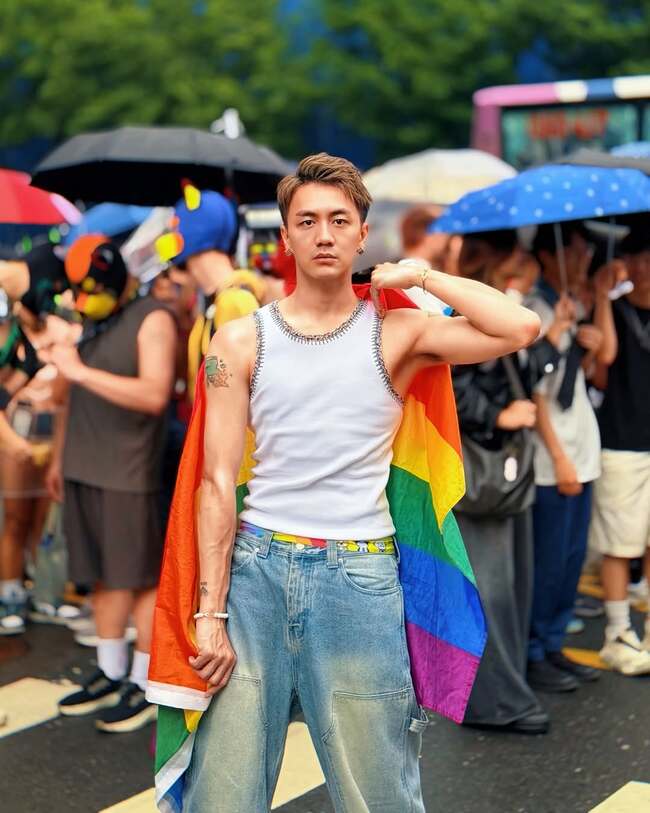 網紅搭高鐵求助遭拒！　怒嗆中年男「巨嬰」 挨轟道歉：謹慎審視言行 | 華視新聞