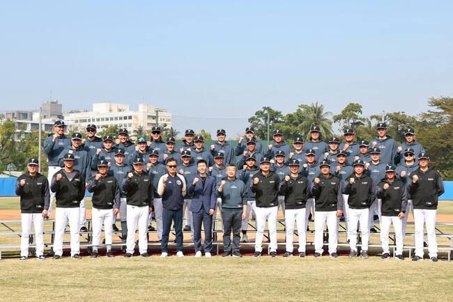 經典賽》正式公布中華隊WBC 30人名單！　最大亮點「龍仔、費仔」參戰 | 華視新聞