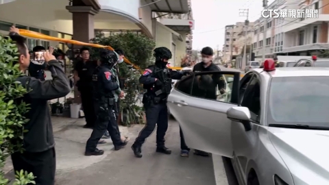 警圍捕攻堅抓通緝犯 同夥持爆裂物與警對峙90分鐘