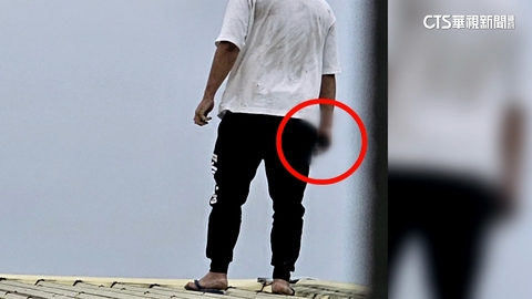 【台語新聞】屏東警攻堅影曝! 通緝犯疑持「震撼彈」衝屋頂對峙