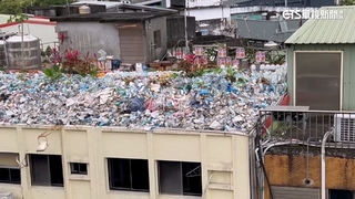 礁溪旅館頂樓堆滿寶特瓶引憂　環保局：私地無法罰