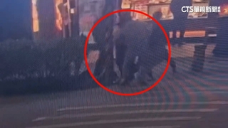 疑金錢糾紛拉扯　台北東區街頭驚見壯漢意圖擄人